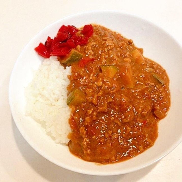 たっぷり入れて☆夏野菜と合い挽き肉のキーマカレー